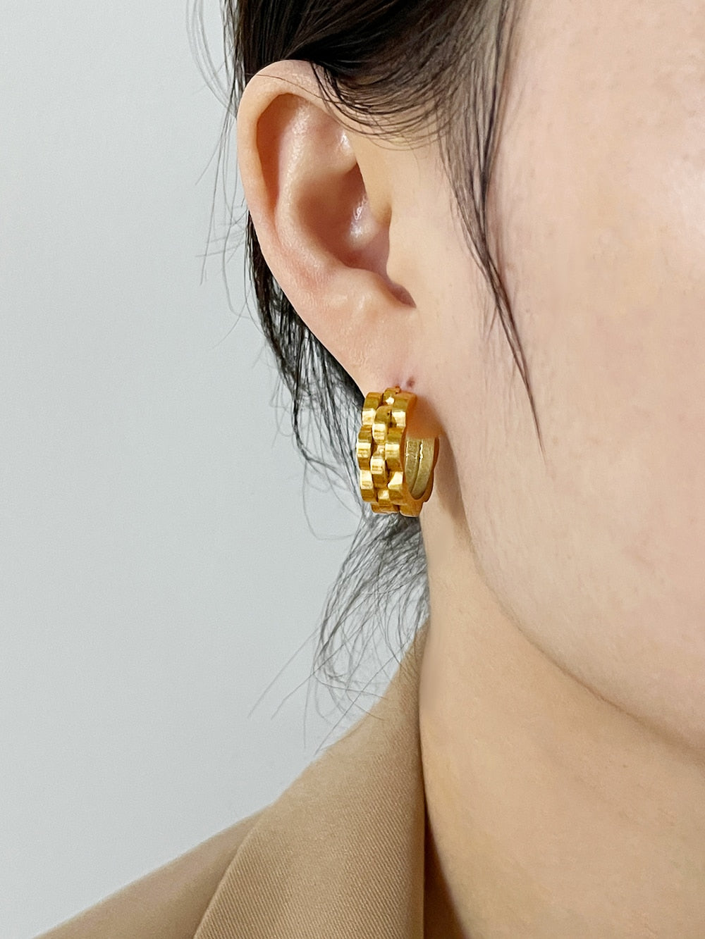 Statement Gal l Earring